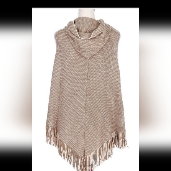 Poncho - Hoodie - Tan & Cream - Picture 6 of 8